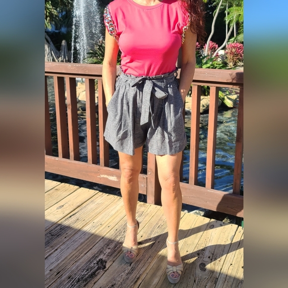 Gigio Waist Tie Belt Paper Bag Shorts - Picture 4 of 6